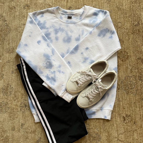 Tie Dyed White Sweatshirt, Size S.  Goldman Heavy Blend - Picture 8 of 8